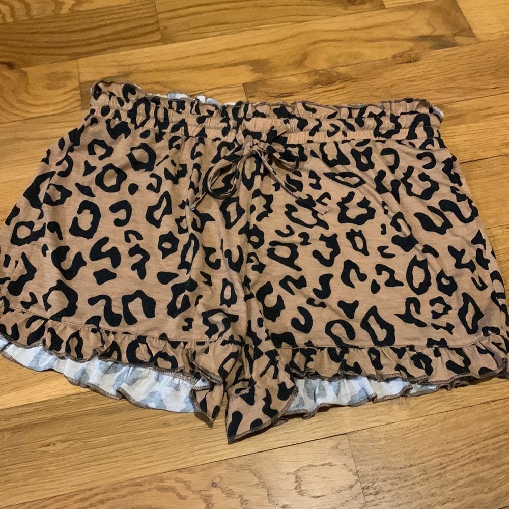 Tickled Teal Women’s Leopard Print Ruffle Lounge Shorts Size M Cheetah Pajama